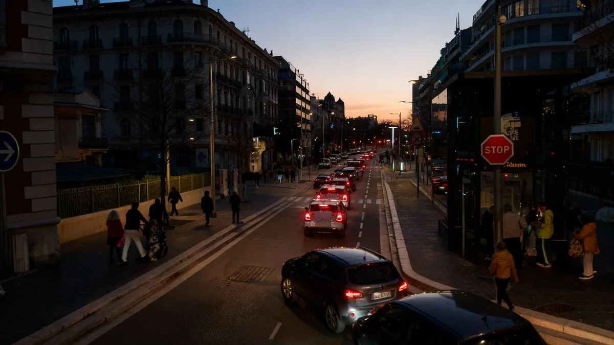 Nice : La Métropole écarte l'idée d'une ville sans voitures