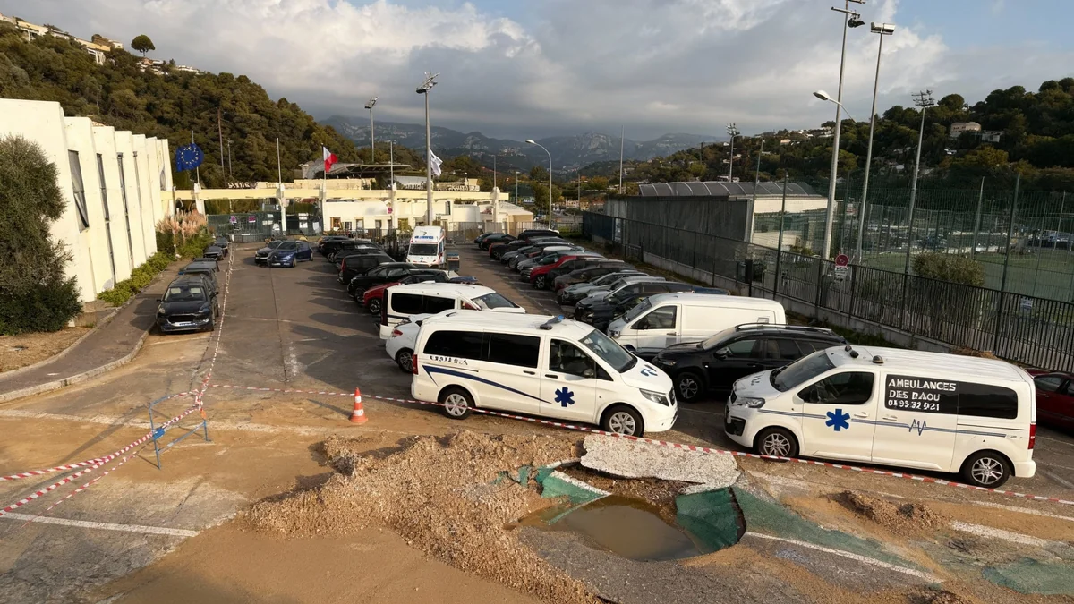 Cagnes-sur-Mer : Une fuite d'eau provoque l'effondrement d'une route
