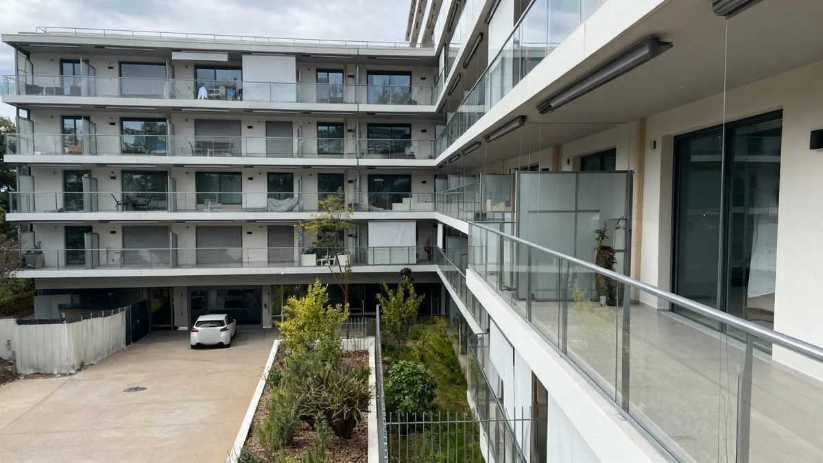 Seniors piégés dans une résidence neuve à Saint-Laurent-du-Var