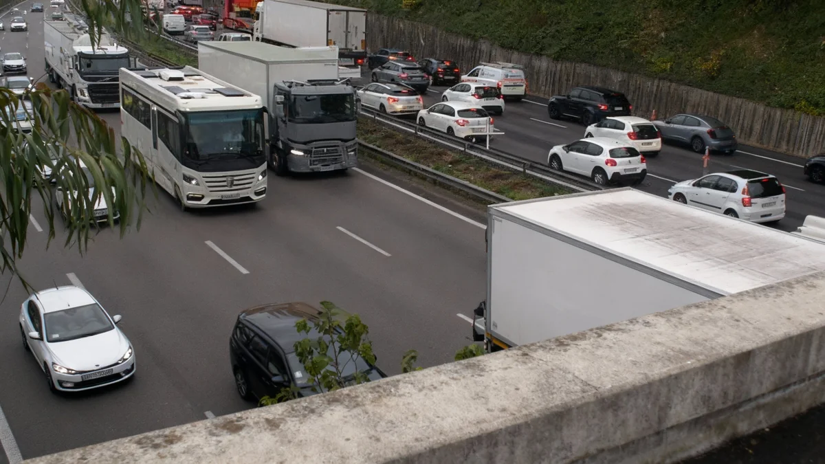 Chaos sur l'A8 : un véhicule en panne paralyse le trafic vers Nice
