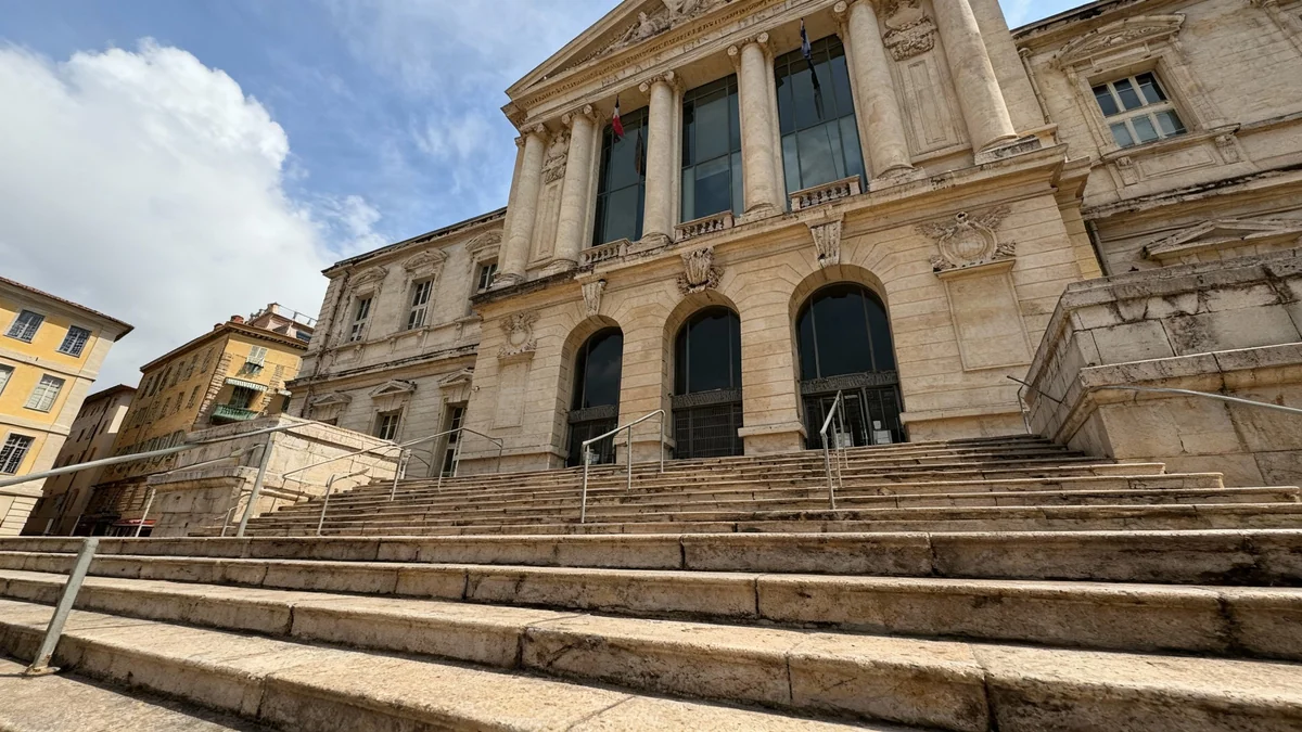 Un greffier du tribunal de Nice condamné pour vols de cartes bleues